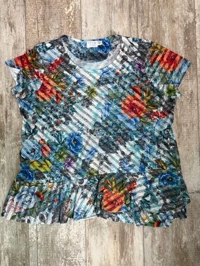 Time and Tru Floral Ruffled Hem Tee - Multicolor